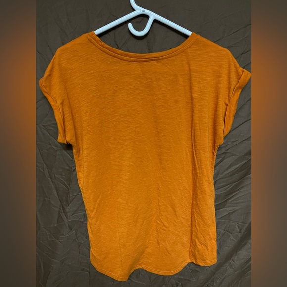 💄2 for 15$💄 Fall Orange Loose Fit Tee Shirt Women’s Size Small - Picture 2 of 4